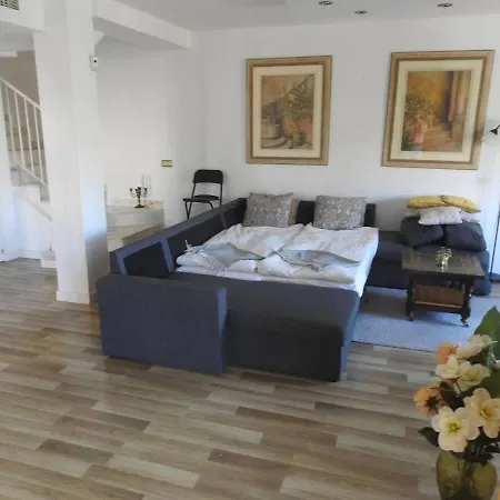 펜션 Townhouse Pool Terraces & Workspace 푸엔히롤라